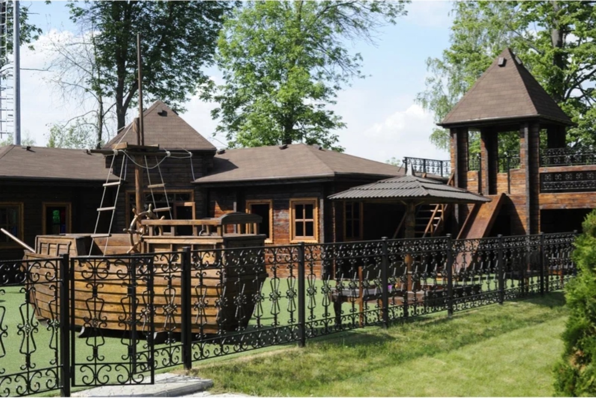 Детские площадки очень хорошие.