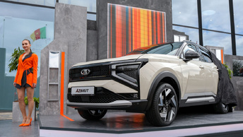 Lada Azimut: новый кроссовер с GigaChat представили на ПМЭФ-2025