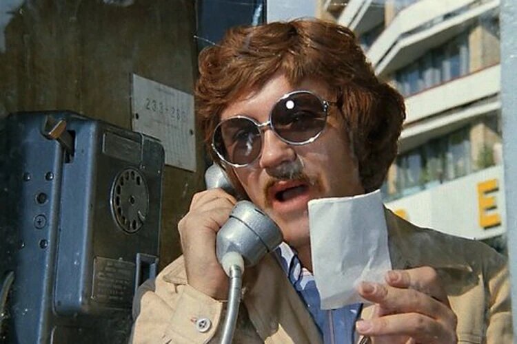 "Будьте добры, позовите, пожалуйста, Антон Семеныча Шпака!" Фото: кадр из фильма.