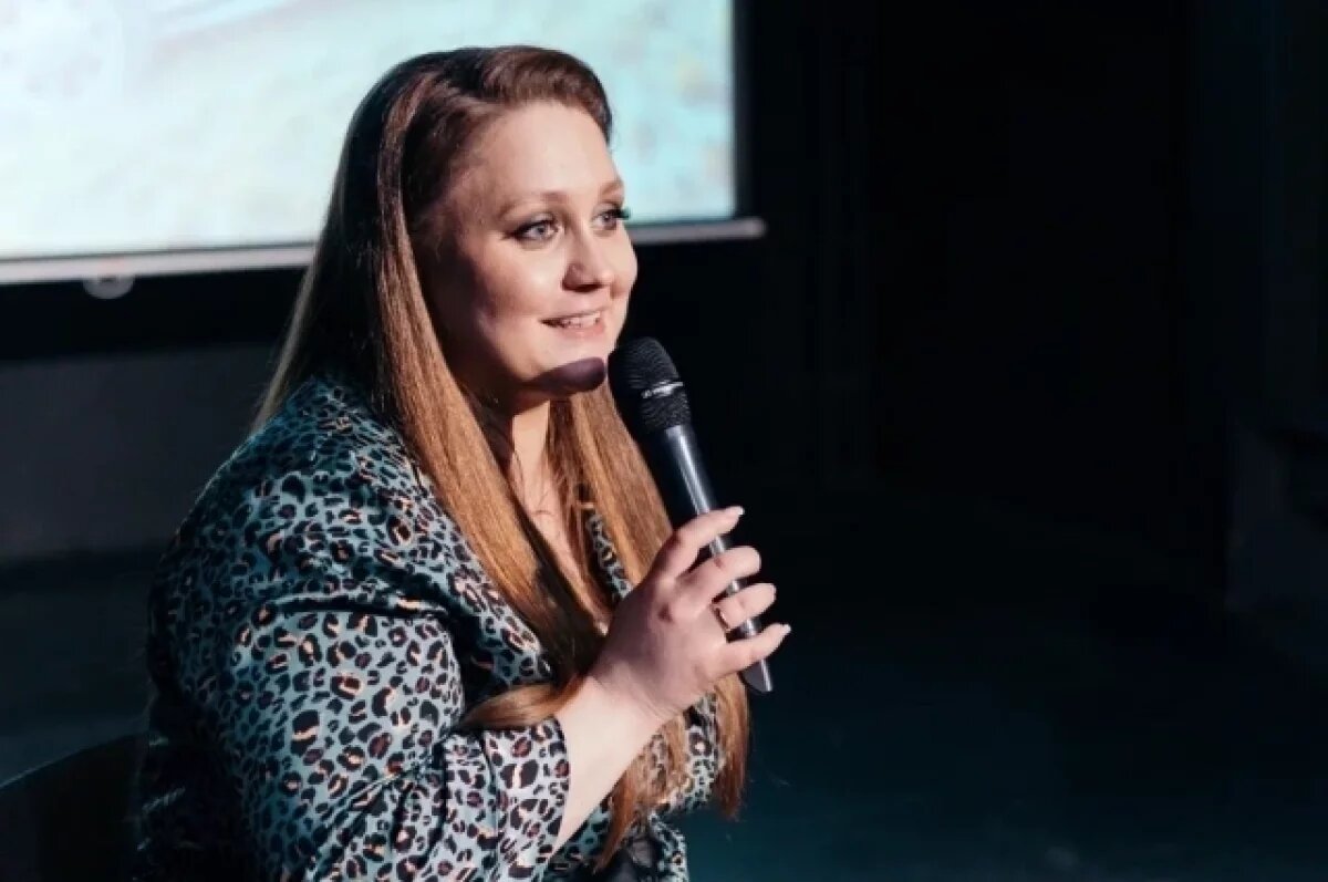    Новосибирская актриса исполнила яркую роль в сериале "Остаться друзьями"