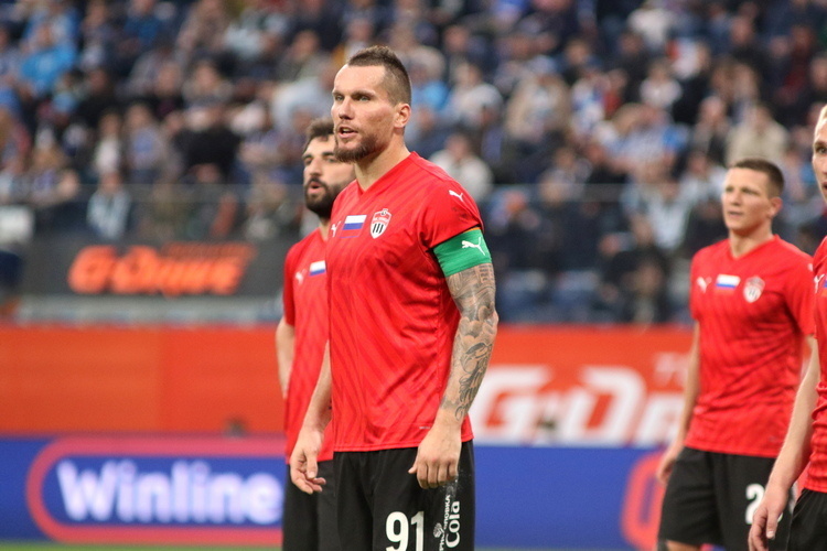    Нападающий «Химок» Антон заболотный / фото: Maksim Konstantinov, globallookpress.com