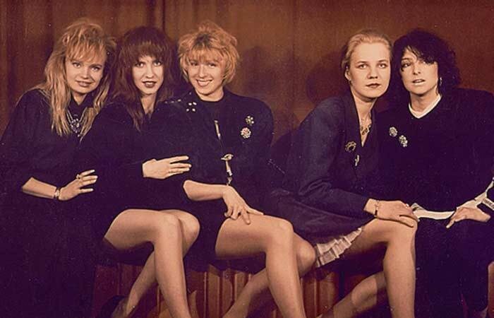 Алена Апина в группе Комбинация / Фото: stuki-druki.com