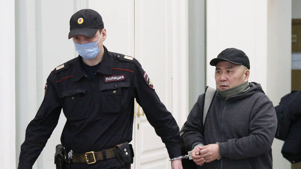 Бывший гендиректор «Газпром Трансгаз Нижний Новгород» Вячеслав Югай (справа) в суде.📷Фото: Роман Яровицын / Коммерсантъ