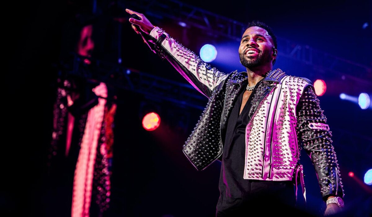     Исполнитель хита Wiggle Джейсон Деруло даст концерты в Москве и Петербурге осенью 2025 года