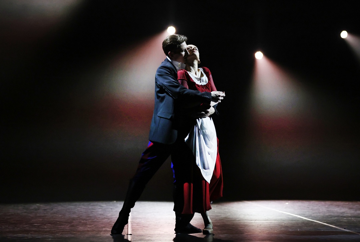    «А я, Ксюша, всё никак тебя от сердца оторвать не могу». Какой получилась премьера хореографической драмы «Тихий Дон. Мелехов» (фото 1)