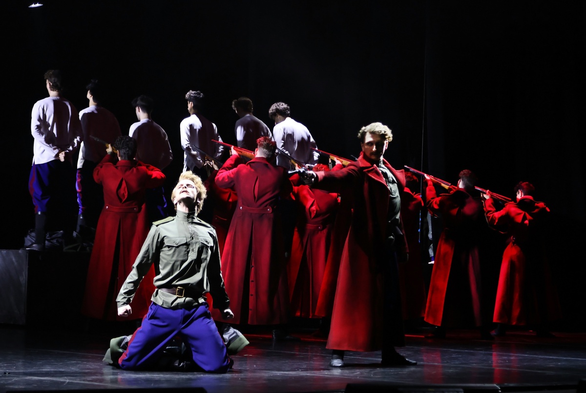    «А я, Ксюша, всё никак тебя от сердца оторвать не могу». Какой получилась премьера хореографической драмы «Тихий Дон. Мелехов» (фото 3)