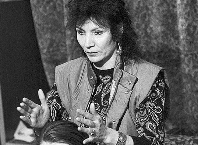   Джуну знали как целительницу и ясновидящую.