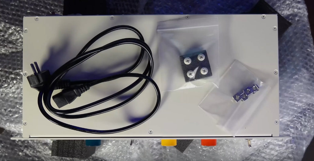 Фотография содержания коробки Lakeside 