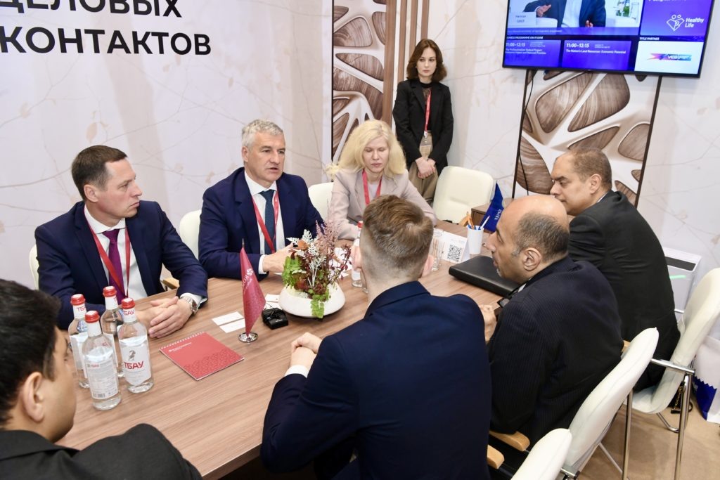   Встреча делегаций Карелии и Египта на ПМЭФ. Фото: «Республика» / Оксана Кудряшова