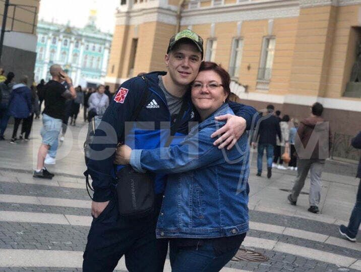    Кирилл с мамой / Источник: © Социальные сети