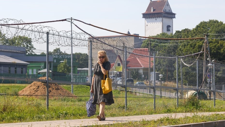    Погранпереход Нарва – Ивангород. Эстонско-российская граница. Автор фото: Петр Ковалев/ТАСС