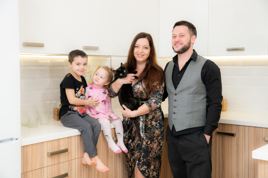 Иван и Ольга Пышненко с сыном Данилом и малышкой Полиной