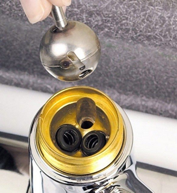 Устройство шарового картриджа (на изделии компании-изобретателя Delta Faucet Company)