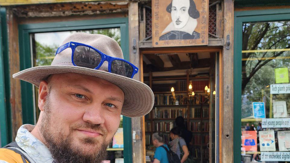 Легендарный книжный магазин Парижа