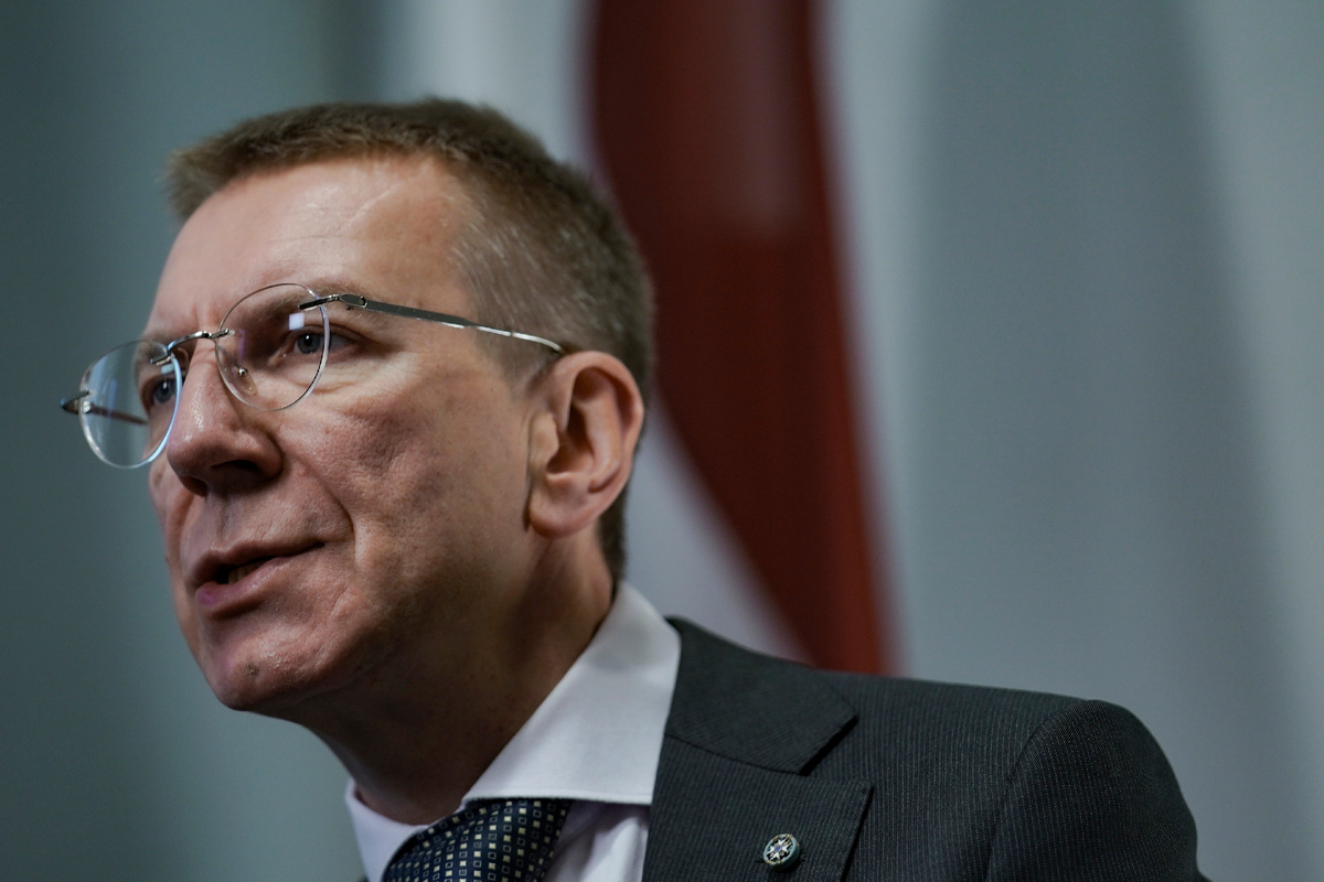 резидент Латвии Эдгарс Ринкевичс выступает во время интервью в латвийской миссии США в четверг, 9 ноября 2023 года, в Нью-Йорке // AP Photo / Bebeto Matthews