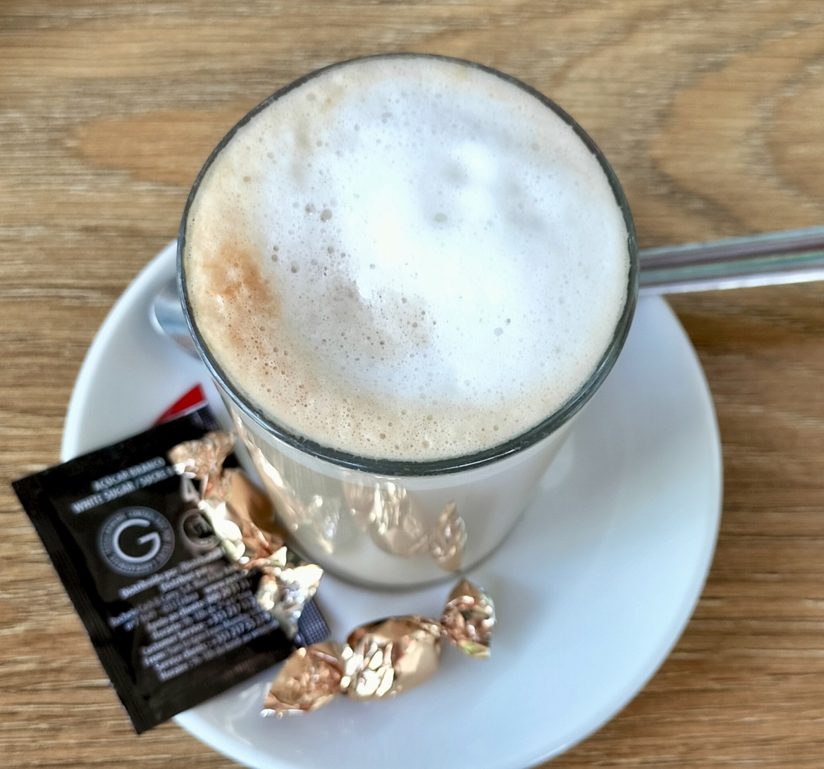 Моё утро тоже начинается с кофе и какой нибудь вкусной плюшки, если я пришла в кафе