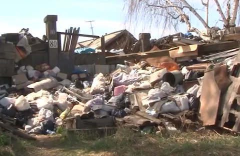     В Канске ликвидируют свалку на участке одного из местных жителей