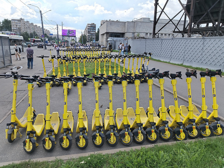     В городе пока не решили: брать плату за каждое СИМ или их парковку. Фото: «МК в Питере»