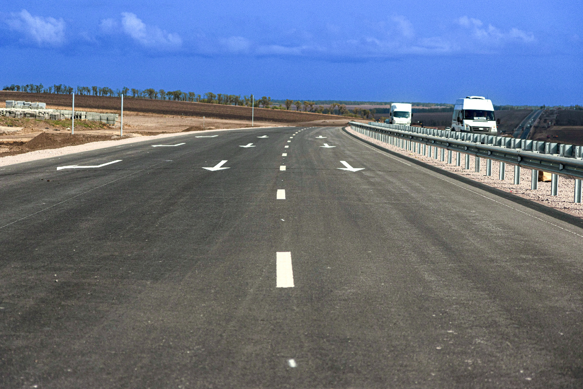 © Росавтодор / rosavtodor.gov.ru / CC BY 4.0 (Один из обновленных участков трассы Р-280 «Новороссия», 2024 г.)