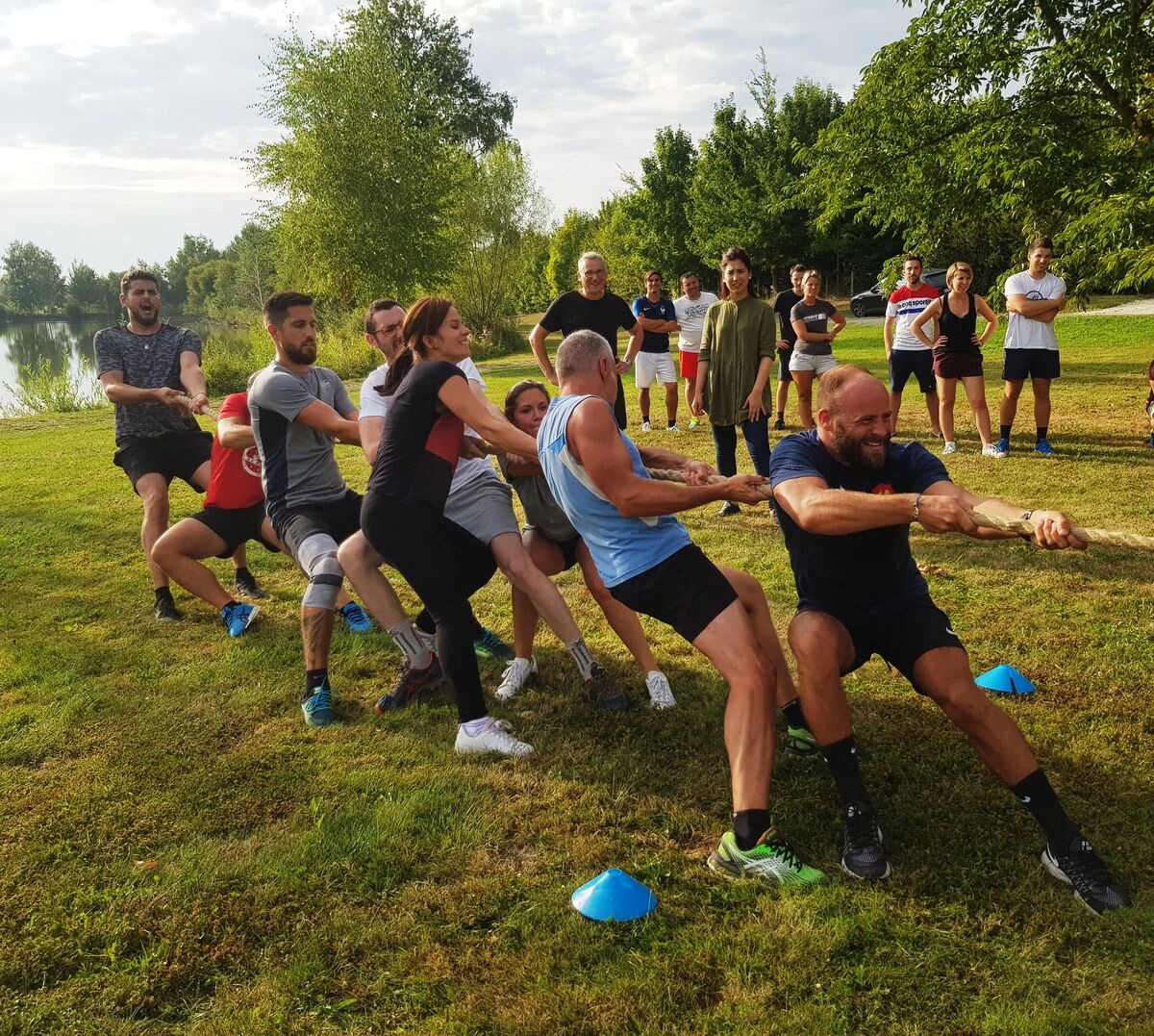 тимбилдинг на природе (фото Pinterest)