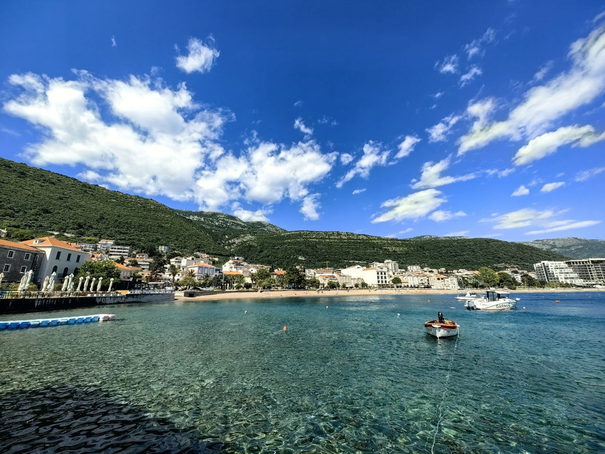 Вид на Петровац