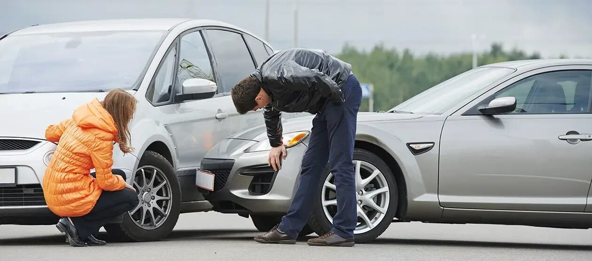 Фото заимствовано - https://www.sravni.ru/q/po-kakomu-polisu-vygodnee-remontirovat-mashinu-posle-dtp-kasko-i-53655/