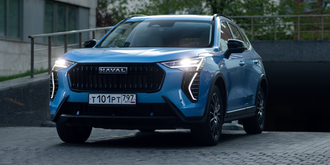 В России внезапно упали цены на самые популярные кроссоверы Haval. Сколько они стоят