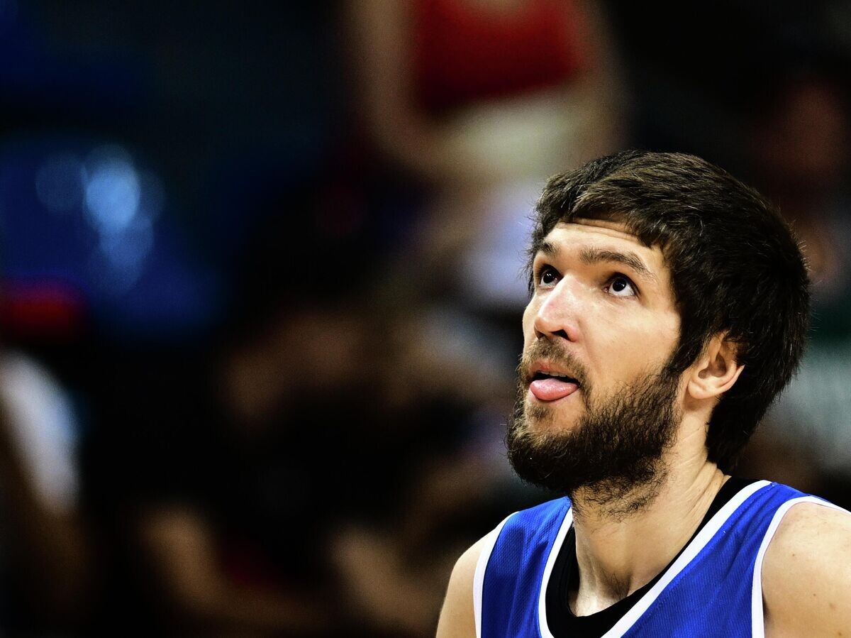    Баскетболист Руслан Абдулбасиров© РИА Новости / Владимир Астапкович