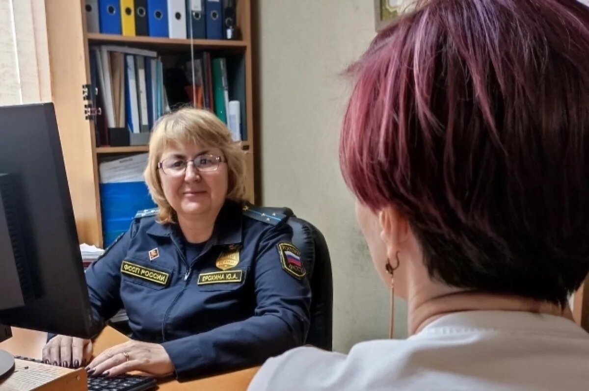    В Волгограде приставы помогли женщине выселить родственников бывшего мужа