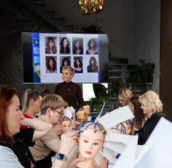 ✂️ История кроя: как средневековые платья научили нас стричь волосы по выкройке