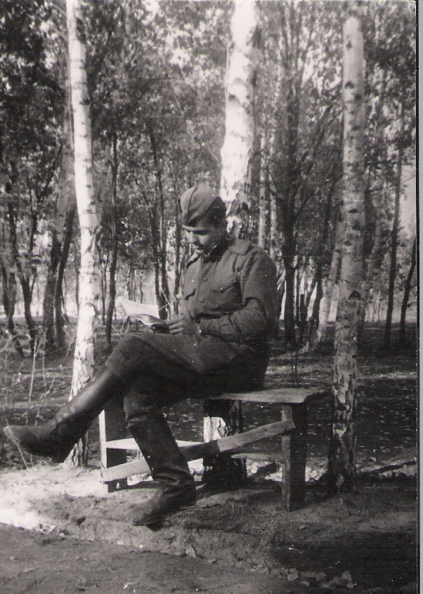 На фото Мулино, весна 1964 года. Я отдыхаю