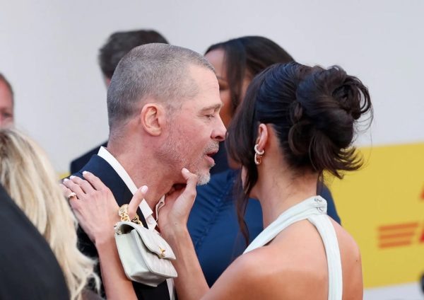    Брэд Питт и Инес де Рамон. Фото: Телеграм