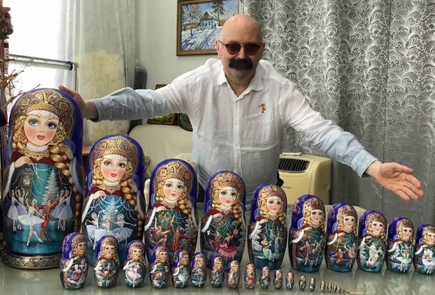    Вятская мастерица создала уникальный подарок к 250-летию Большого театра — набор матрёшек по «Лебединому озеру»
