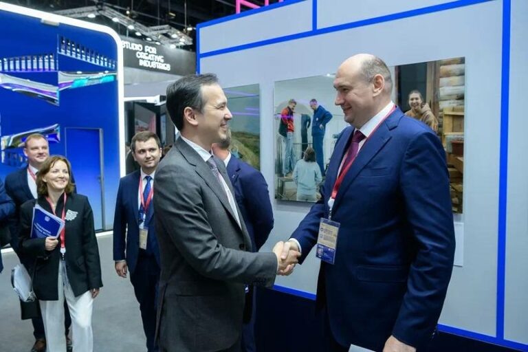    ПМЭФ-2025: Оренбуржье обсудило перспективы сотрудничества с маркетплейсом Ozon Андрей Севостьянов