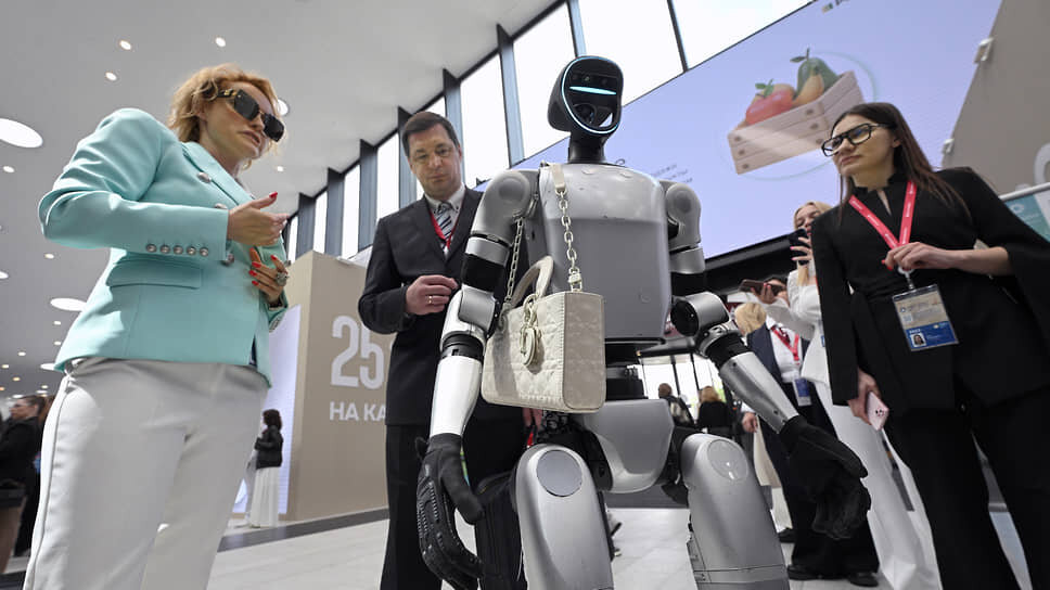 Чувашская «АБС Электро» и Сбер подписали соглашение о внедрении ИИ.📷Фото: Евгений Разумный / Коммерсантъ