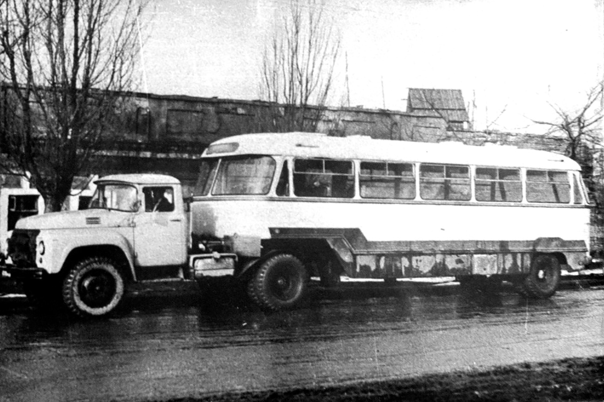 Полуприцеп ОдАЗ-869, с тягачом ЗиЛ-130