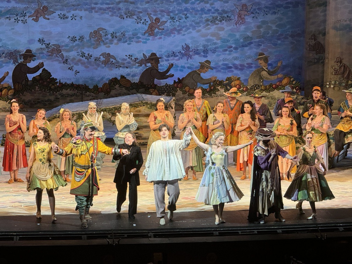 Джанетта — Евгения Афанасьева. Адина — Лилия Гайсина. Неморино — Давид Саникидзе. Дулькамара — Борис Жуков. Белькоре — Евгений Качуровский. Дирижер —  Мария Максимачук.