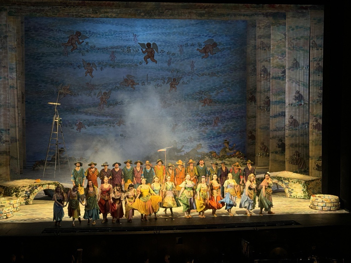 Артисты хора.