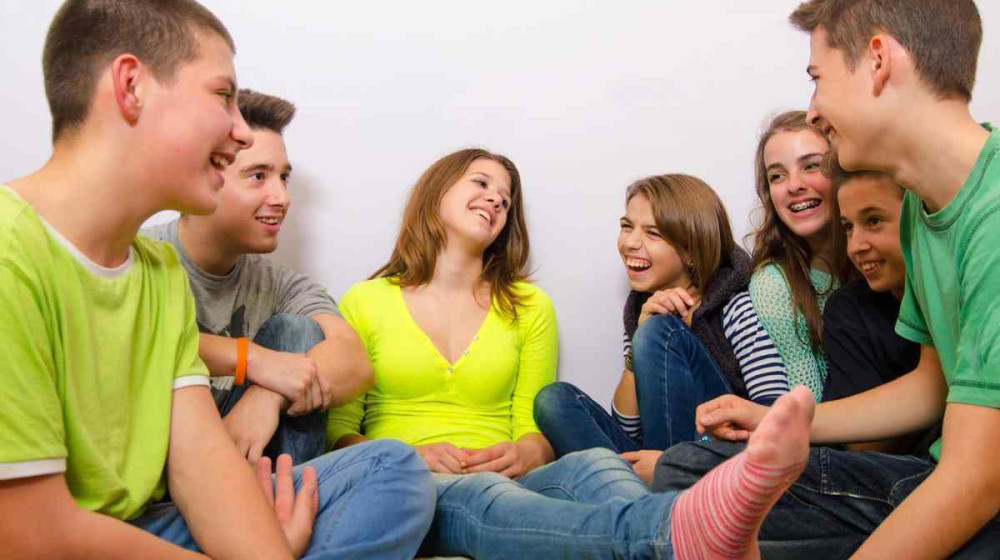    Друзья на экране и наяву