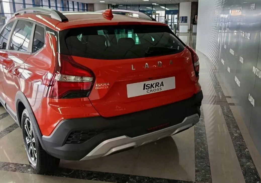 Фото взять из источника - https://www.drom.ru/catalog/lada/iskra_cross/g_2026_22142/