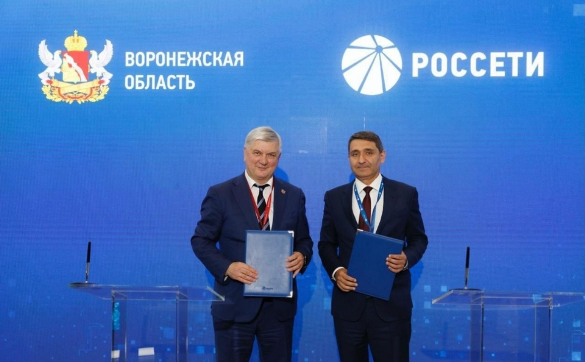 Александр Гусев и Андрей Рюмин (Фото: пресс-служба правительства Воронежской области)