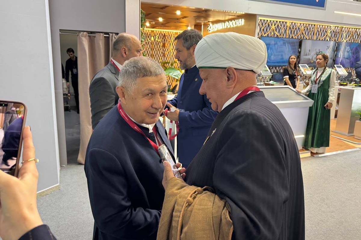    Альбир Крганов через неделю проведет на территории строительства будущего межрелигиозного центра в Новой Москве первый Сабантуй: «Ждем хороших гостей».   
Фото: Елена Колебакина-Усманова