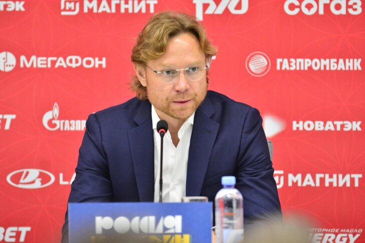 Валерий Карпин