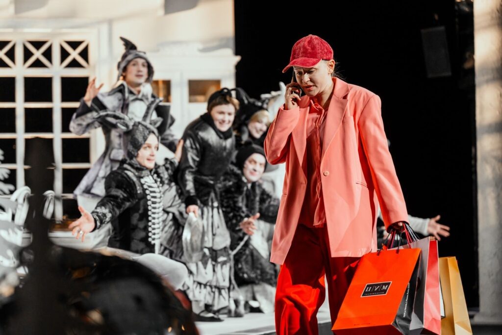    Фото предоставлены пресс-службой Театра Наций. Фотограф Иван Пономаренко Источник фото: Театр To Go