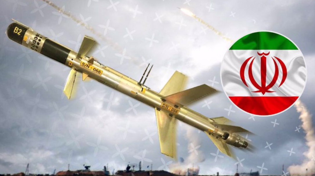 Ракета-дрон "358 missile" причастна к пожалуй самому громкому провалу авиации США последних десятилетий  в виде десятков потерянных в Йемене дорогущих дронов MQ-9 Reaper. Коллаж Пресс-ТВ (Иран)