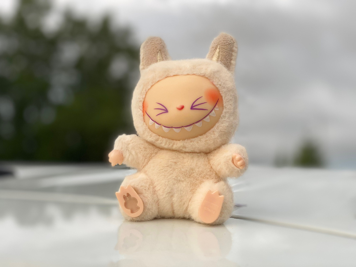 Уже слегка грязный Лабубу