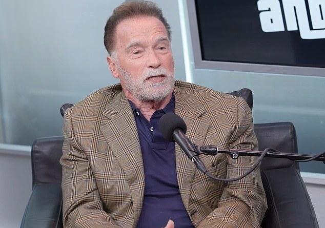 Арнольд Шварценеггер и Сильвестр Сталлоне теперь близкие друзья, но когда-то они были заклятыми соперниками