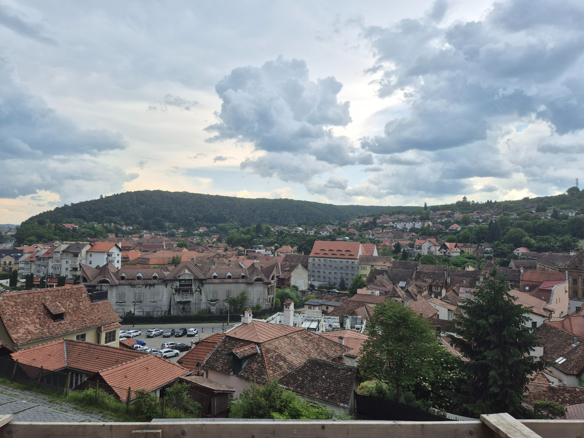 Вид на Сигишоару с самого верха.