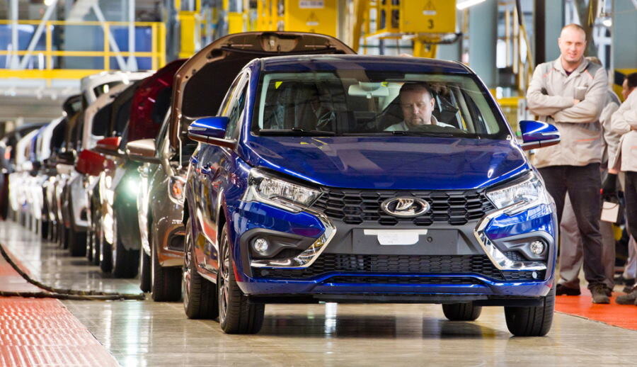 «Лада Искра» на конвейере завода в Тольятти