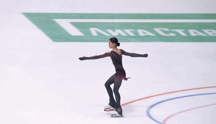 Четверной флип Аделии Петросян